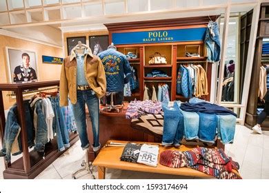 Shops with RALPH LAUREN in Dusseldorf title.